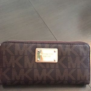 Micheal Kors wallet